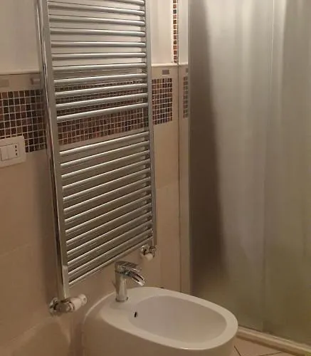 Monteceneri 9 Bed & Breakfast Rho